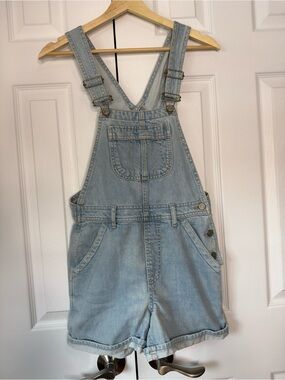 TOPSHOP Light Wash Denim Short Overalls